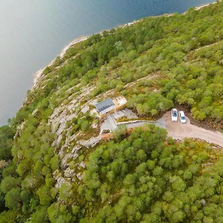 Speilhus Med Badestamp - En Unik Naturopplevelse 펜션